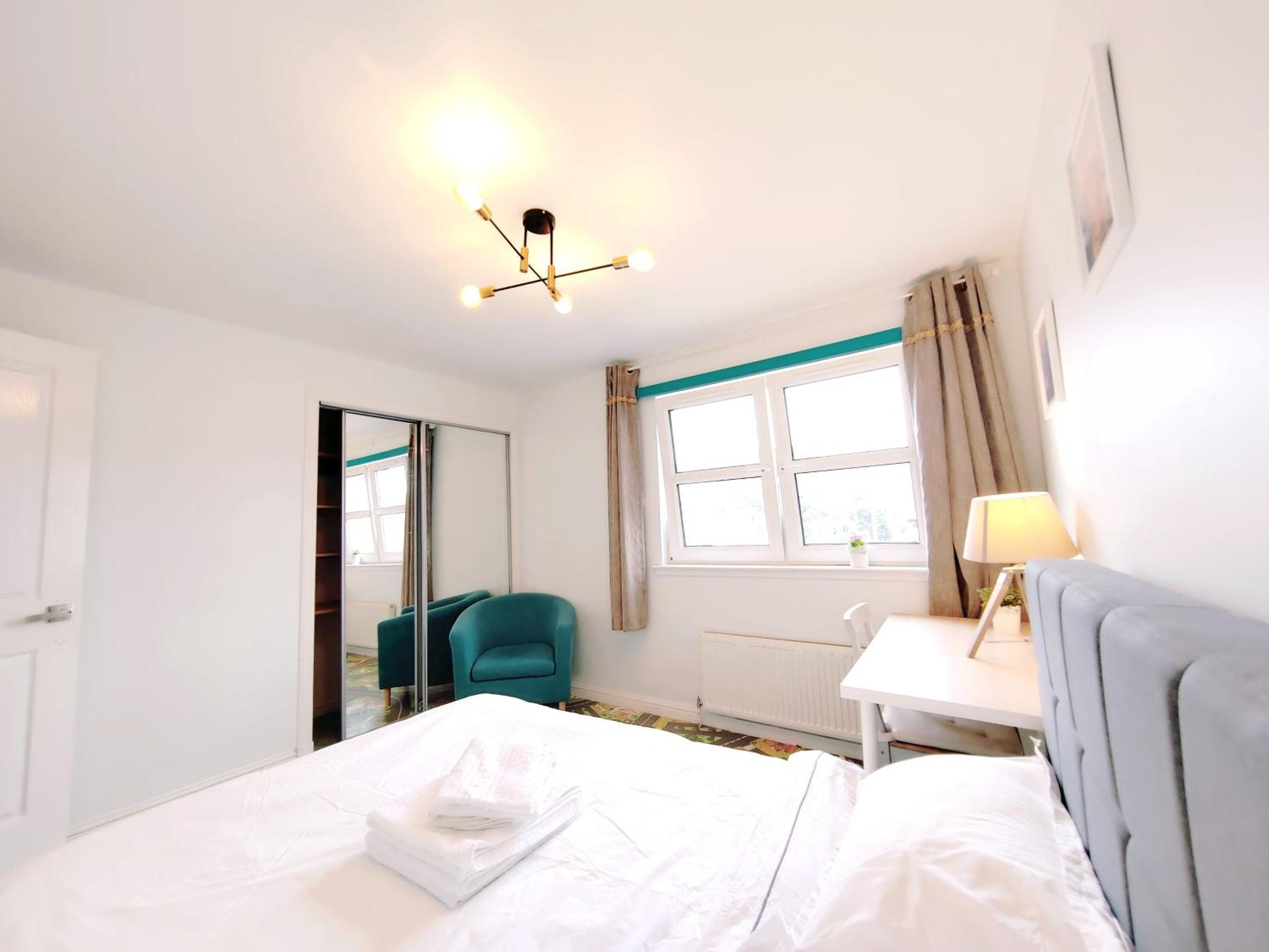 Modern And Spacious Double&King Bedrooms Both With Private Bathrooms Эдинбург Номер фото
